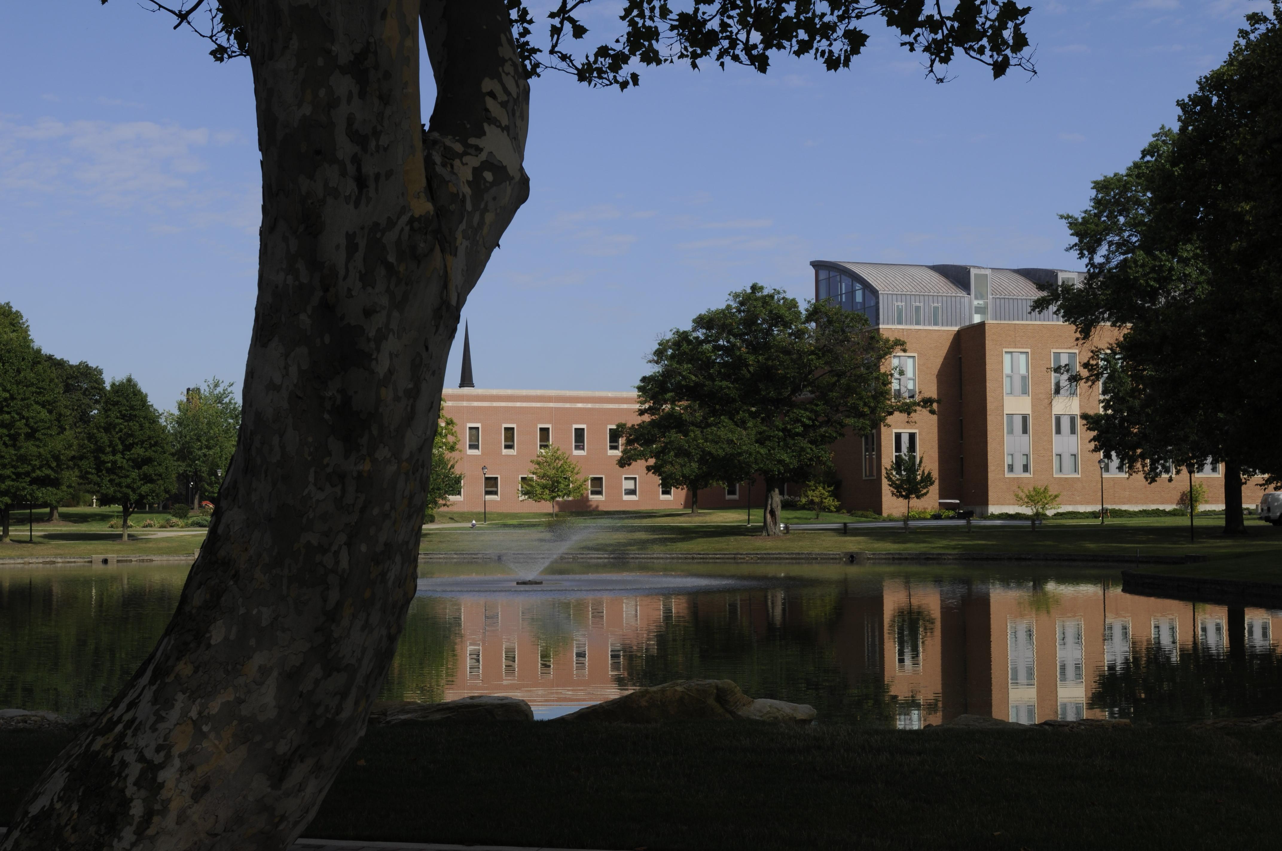 University of Mount Union Campus Lakes and Kolenbrander-Harter Information Center